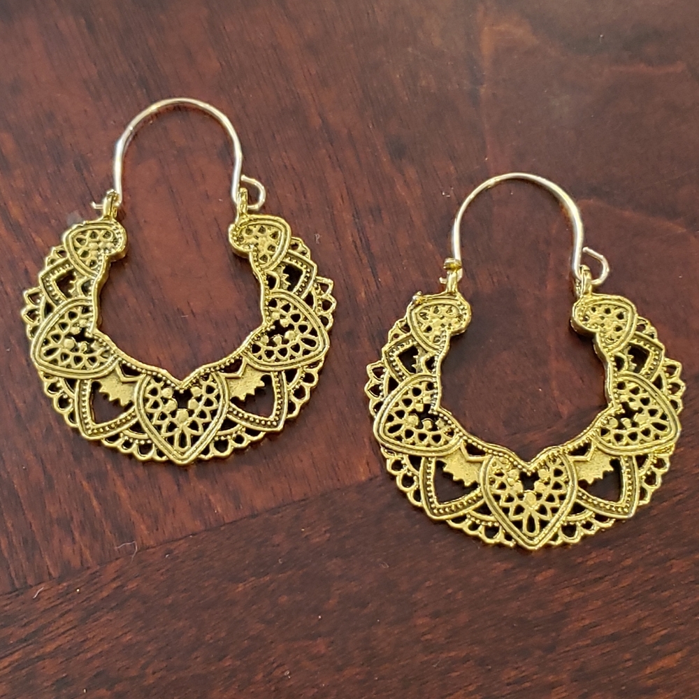 Gold Vintage Style Dangle Earrings